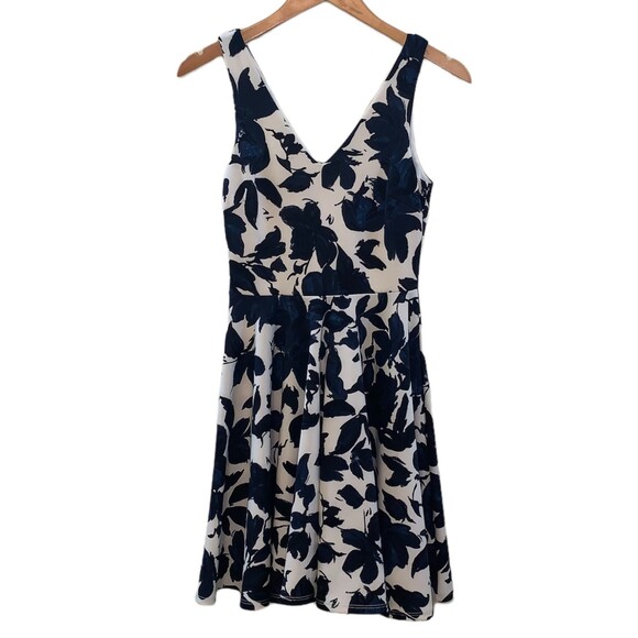 Soprano Floral Fit and Flare Dress Navy Blue White Size Small - Picture 2 of 6